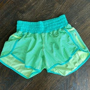 Lululemon tracker shorts